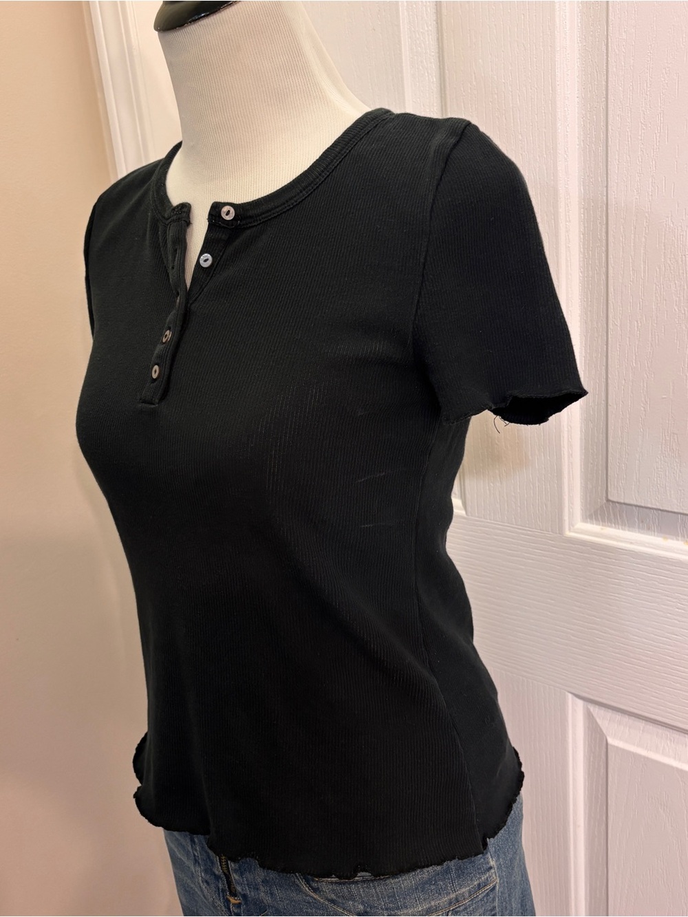 Riley & Rae Black Ribbed Henley Short Sleeve Tee - Picture 3 of 9